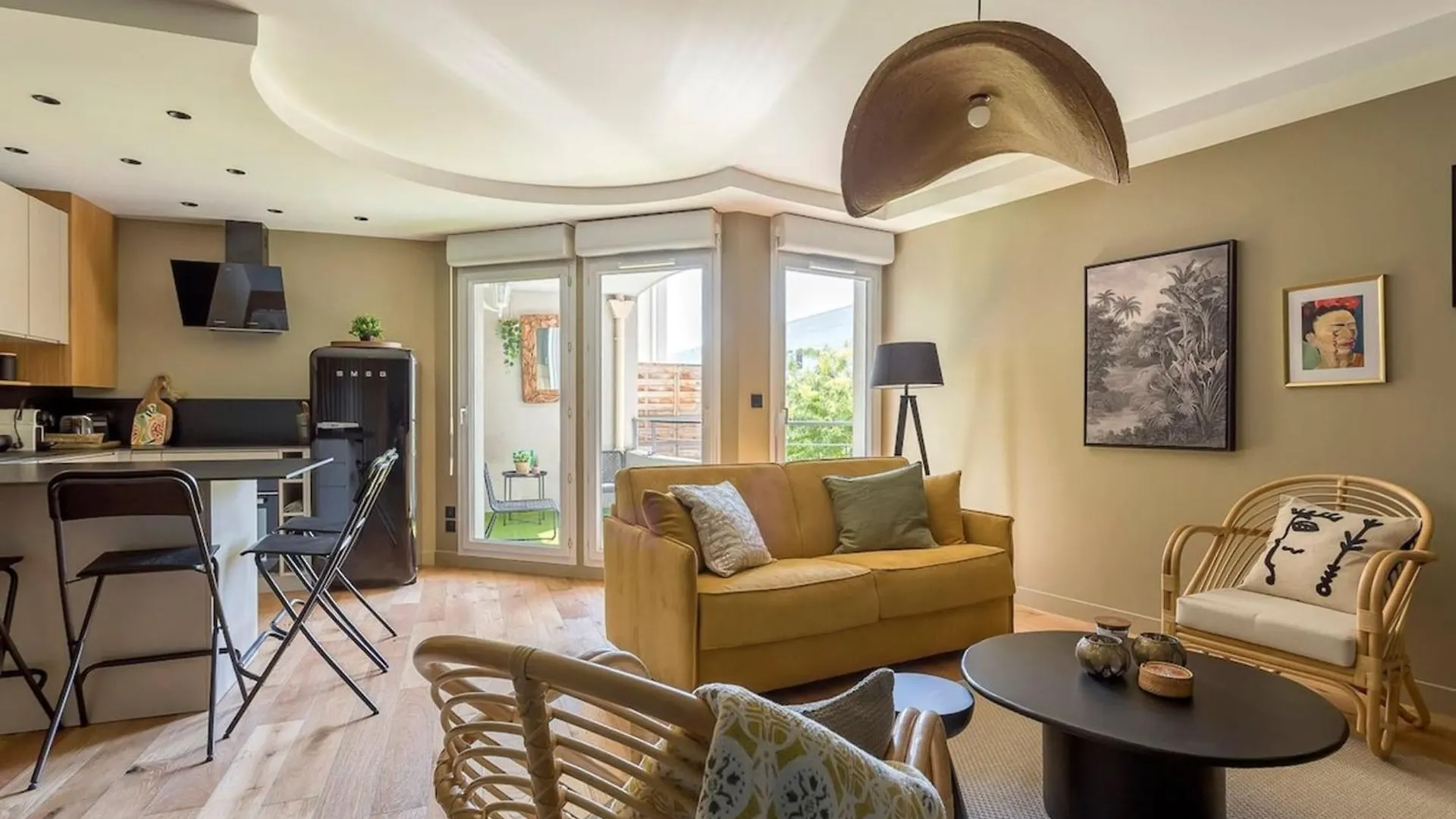 Lyon 8Th 3-Bedroom Apartment - 6 Guests France